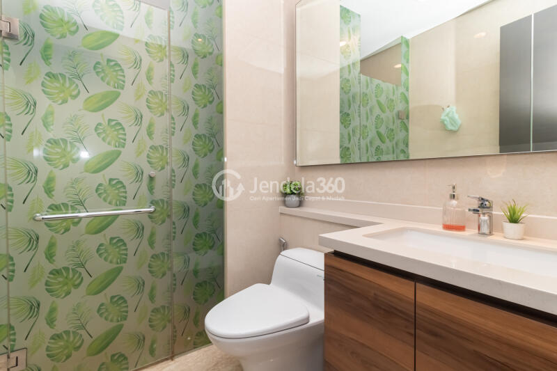 Bathroom 2BR Apartment with Botanical Park View at Condominium Marigold Navapark Apartment