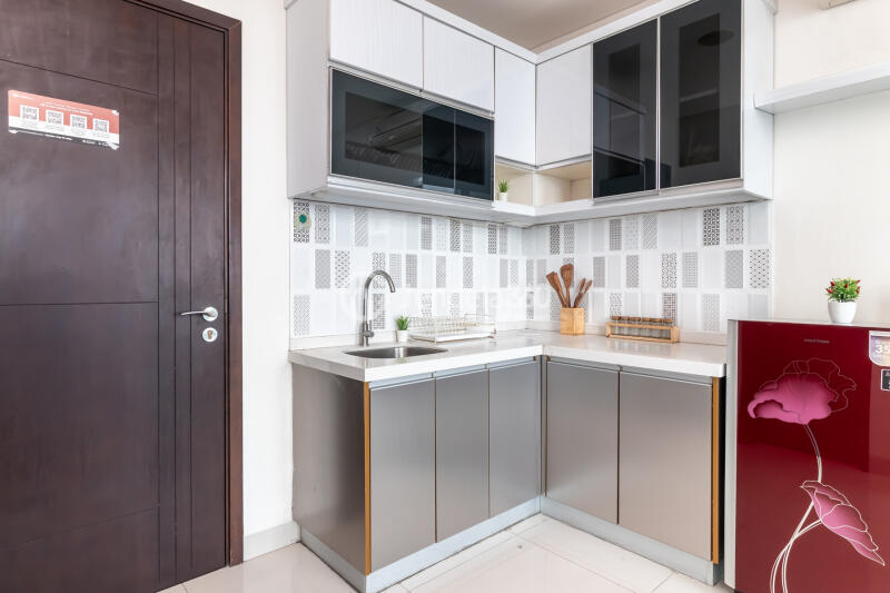 Kitchen Studio Apartment with City View at Brooklyn Alam Sutera Apartment