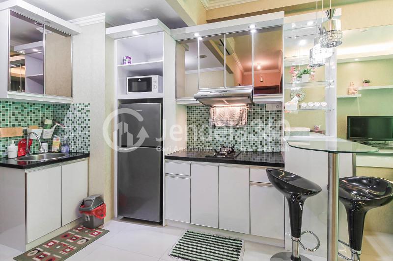 Kitchen Signature Park Grande 2BR Fully Furnished