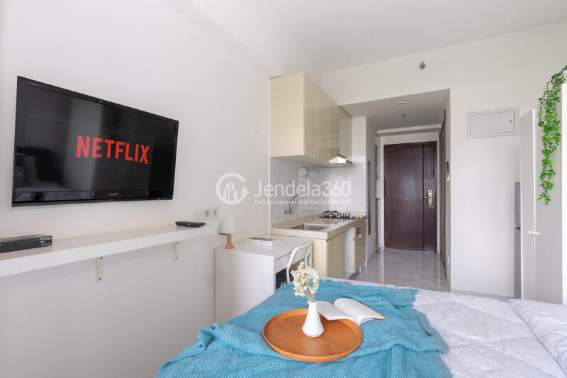 Bedroom Elegant Studio Apartment with City View at Sky House BSD Apartment