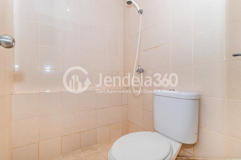 Bathroom Kalibata City Green Palace 2BR Non Furnished