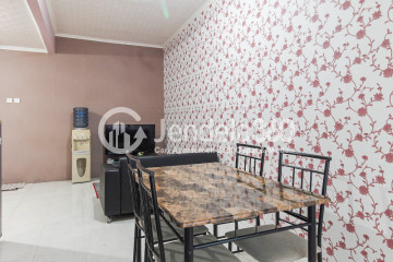 Dining Room Sudirman Park Apartment 2BR View Pool