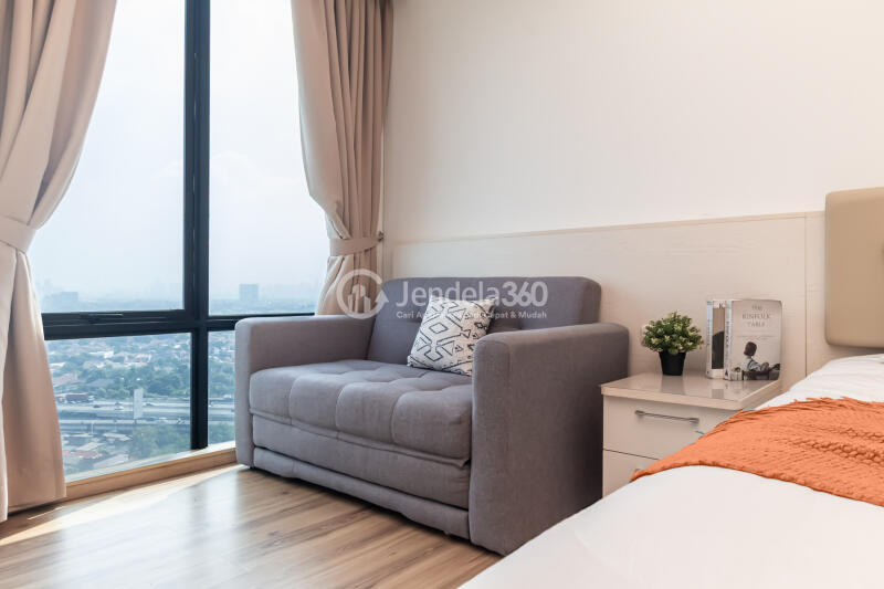 Bedroom Studio Southgate Residence Apartment at Middle Floor