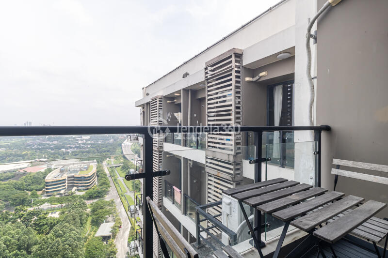 Balcony Studio Apartment with City View at Sky House BSD Apartment