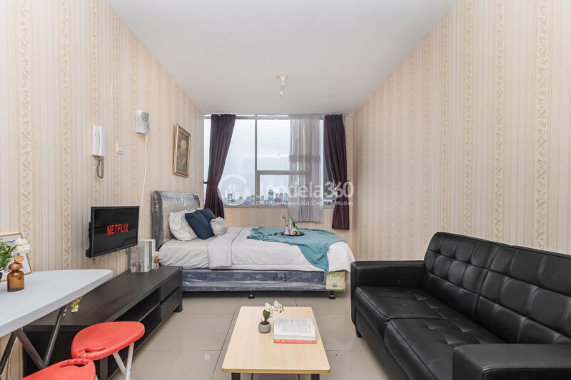 Bedroom Studio Apartment with City View at Pasar Baru Mansion Apartment