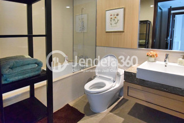 Bathroom Middle Floor 3BR Apartment with City View at Casa Grande Apartment