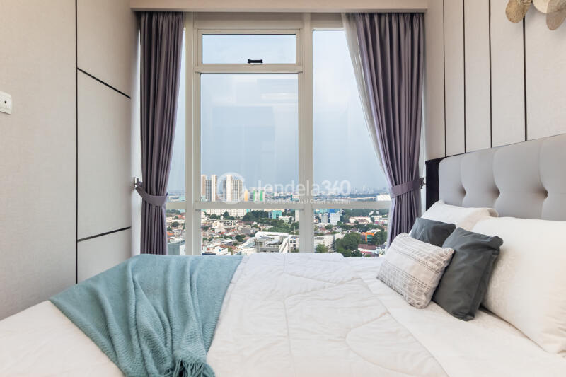 Bedroom 1 High Floor 2BR Apartment with City View at Menteng Park