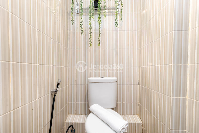 Bathroom Cinere Resort Apartment Studio Fully Furnished