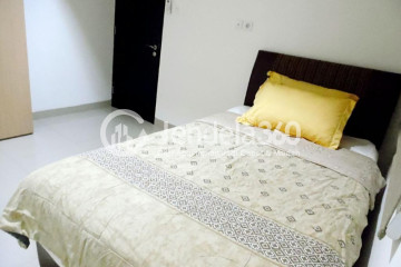 Bedroom Flawless 1BR Apartment Middle Floor with Swimming Pool View at Skyline Paramount Serpong