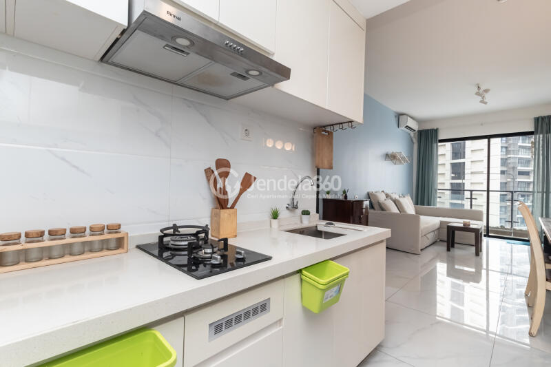 Kitchen 3BR Apartment with City View at Sky House BSD Apartment