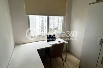 Bedroom 1BR Apartment with Swimming Pool View at Serpong Green View Apartment