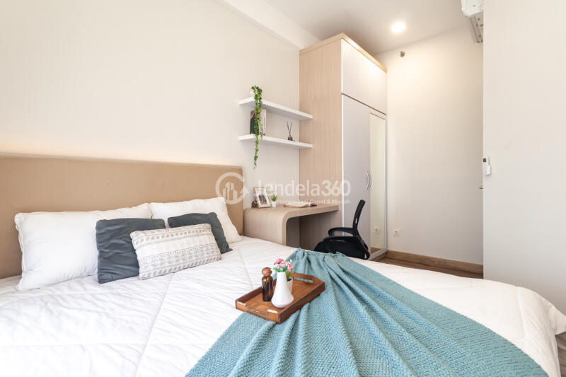Bedroom Middle Floor 1BR Apartment with City View at Vasanta Innopark Apartment