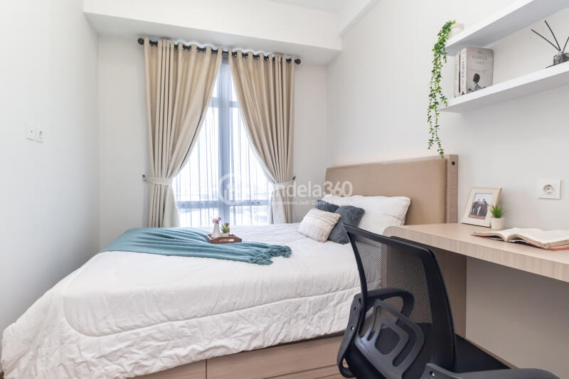 Bedroom Middle Floor 1BR Apartment with City View at Vasanta Innopark Apartment