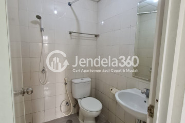 Bathroom 3BR Signature Park Grande Apartment at Tower Light