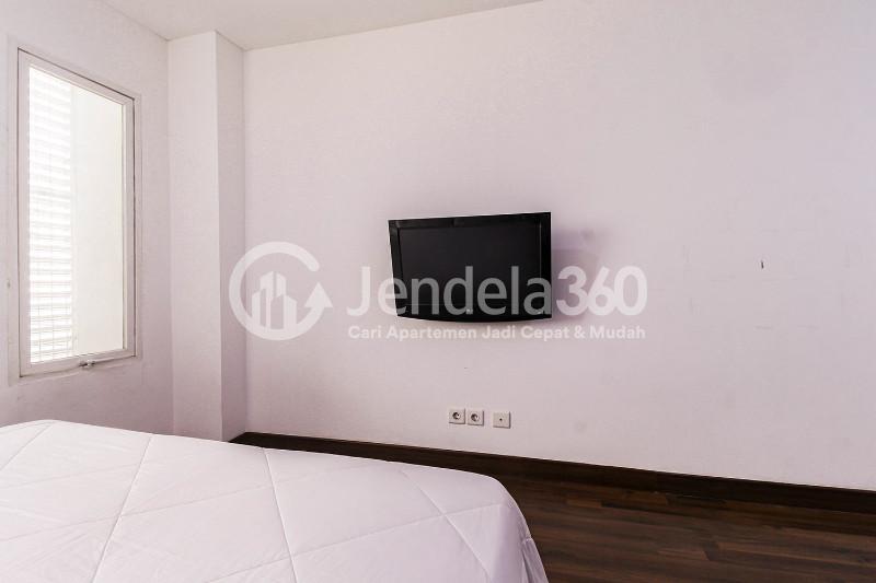 Bedroom 1 2BR Apartment with City View at AKR Gallery West Residence