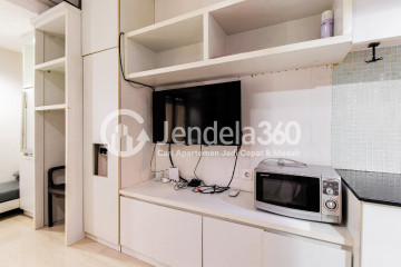 Bedroom Middle Floor Studio Apartment with City View at Tamansari Sudirman