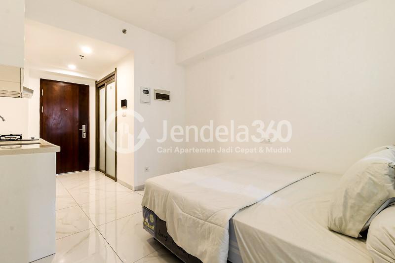 Bedroom Lovely Studio Apartment with A Comfortable Garden at Sky House Alam Sutera