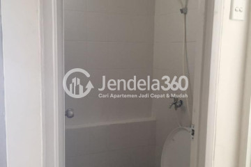 Bathroom 1BR Bassura City Apartment at Middle Floor
