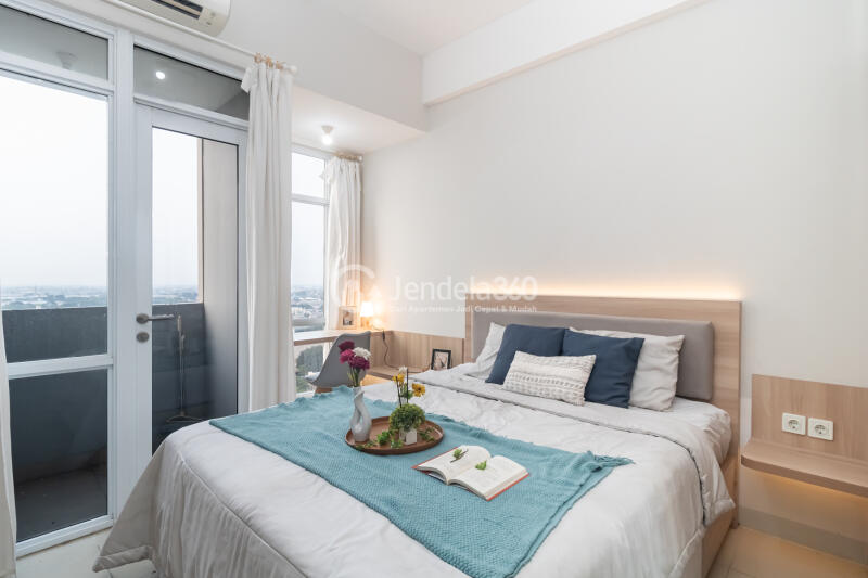 Bedroom Fancy Studio Apartment Middle Floor with City View at Vasanta Innopark Apartment