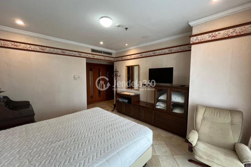Bedroom 1 Relaxed 2BR Apartment Middle Floor with City View at Somerset Grand Citra Kuningan