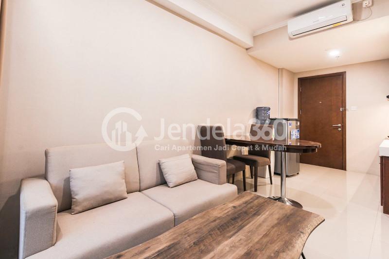 Living Room 2BR Apartment with City View at Signature Park Grande, 10 Mins to Halim Perdanakusuma Airport