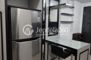 Kitchen 1BR Apartment with City View at Signature Park Grande