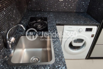 Kitchen 1BR Apartment with City View at Signature Park Grande