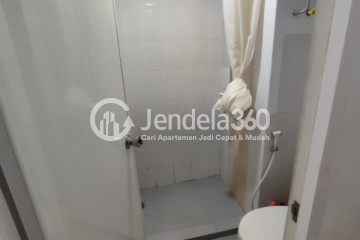 Bathroom Comfortable 1BR Apartment Low Floor with  View at Taman Melati Margonda Apartment