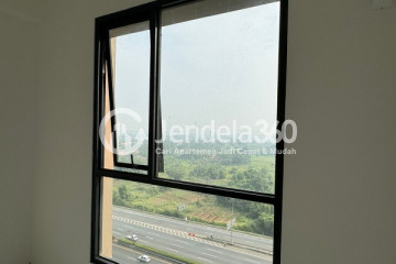 Bedroom Stylish Studio Apartment Low Floor with  View at Sky House Alam Sutera