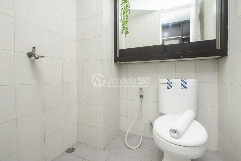 Bathroom Studio Kota Ayodhya Apartment at Middle Floor