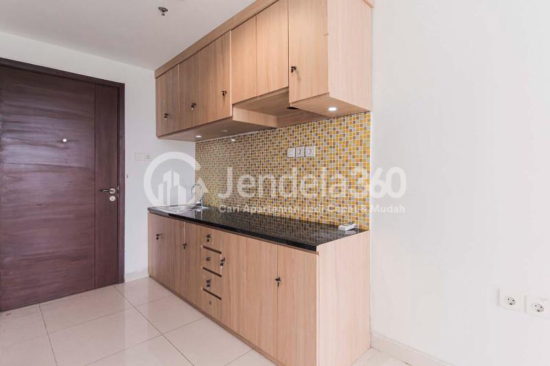 Kitchen Relaxing Studio Apartment at The Crest West Vista Puri on Lower Ground