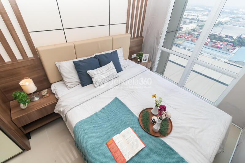 Bedroom Fancy 1BR Apartment at Vasanta Innopark Apartment Low Floor