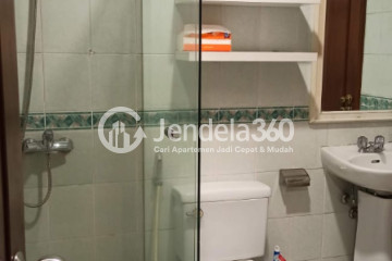 Bathroom 1BR Puri Imperium Apartment at Low Floor