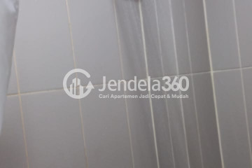 Bathroom Modern Studio Apartment at Altiz Apartment Low Floor