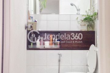 Bathroom 1BR Apartment with City View at Kalibata City Apartment