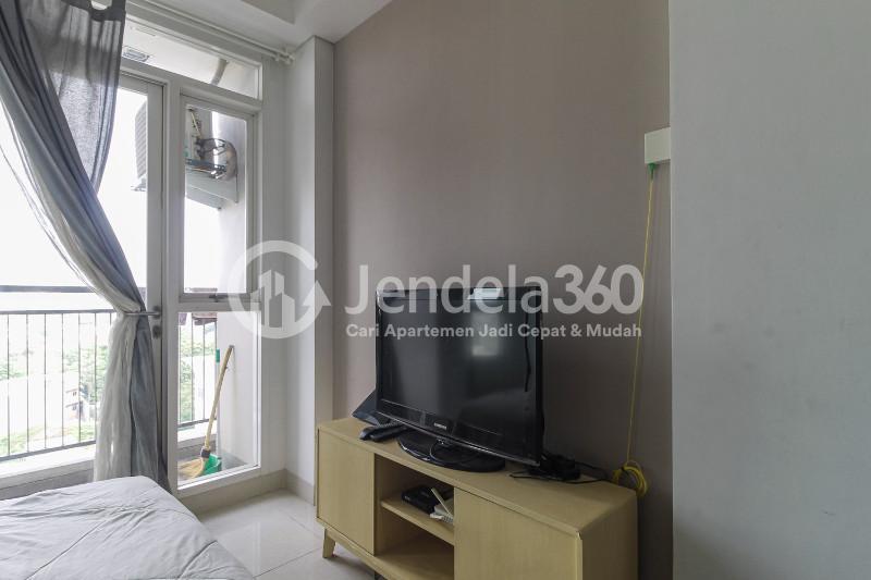 Bedroom Studio Apartment with City View at Elpis Residence Apartment