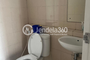 Bathroom Low Floor Studio Apartment with  View at Pakubuwono Terrace