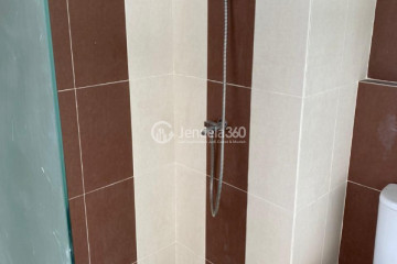 Bathroom Best Deal Studio Apartment at Saladdin Mansion Low Floor