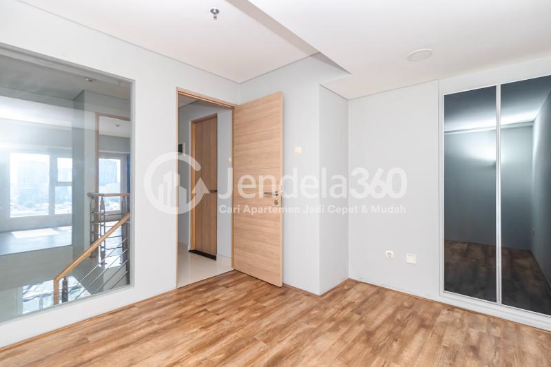 Bedroom 2 2BR Maqna Residence Apartment at Low Floor