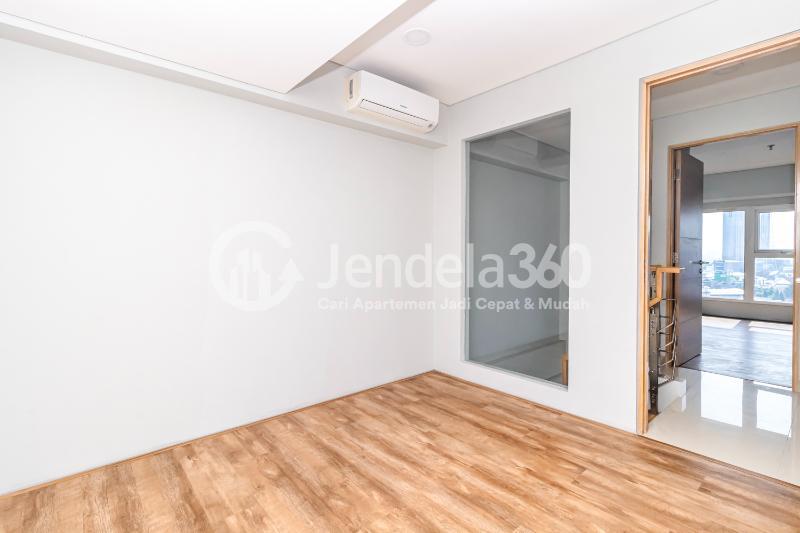 Bedroom 2 2BR Maqna Residence Apartment at Low Floor