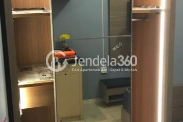 Bedroom Studio Apartment with Swimming Pool View at Green Lake Sunter Apartment
