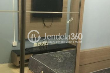 Bedroom Studio Apartment with Swimming Pool View at Green Lake Sunter Apartment