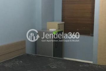 Bedroom Studio Apartment with Swimming Pool View at Green Lake Sunter Apartment