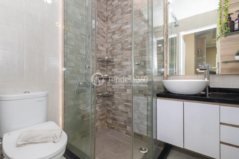 Bathroom Fancy 1BR Apartment Low Floor with  View at MOI City Home