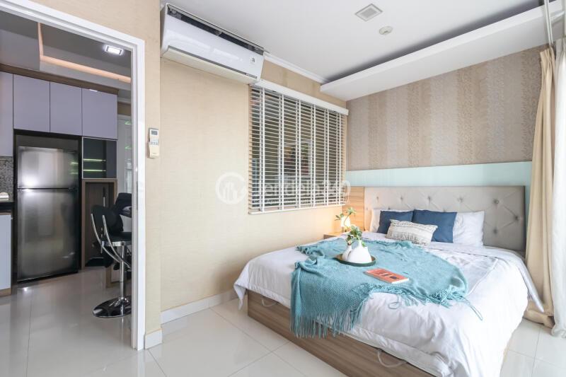 Bedroom Fancy 1BR Apartment Low Floor with  View at MOI City Home