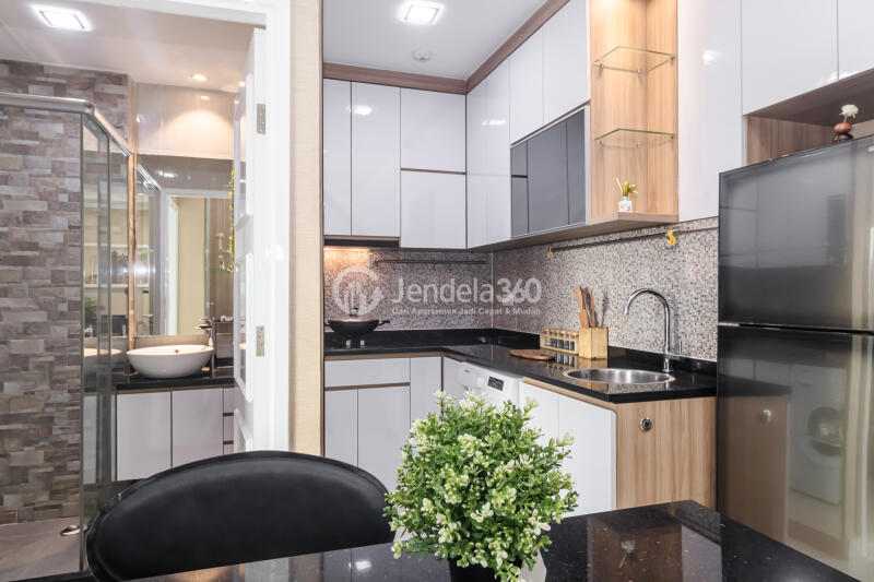 Kitchen Fancy 1BR Apartment Low Floor with  View at MOI City Home