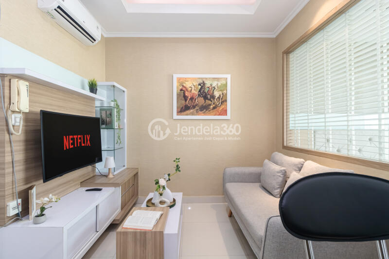 Living Room Fancy 1BR Apartment Low Floor with  View at MOI City Home
