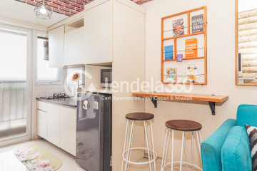 Kitchen 2BR Bintaro Park View Apartment at Middle Floor