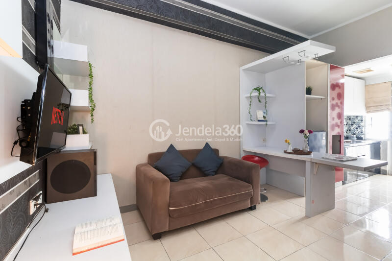 Living Room 2BR Apartment with City View at Season City Apartment