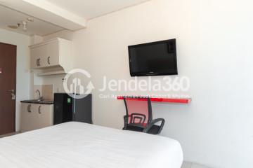 Bedroom High Floor Studio Apartment with  View at Tifolia Apartment